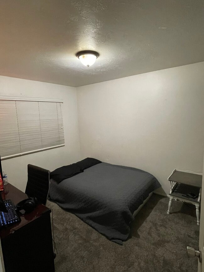 2nd bedroom (upstairs) - 1351 S Main St