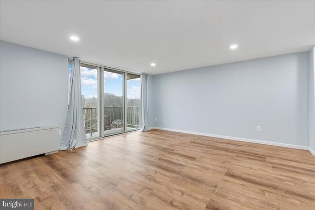 Building Photo - 4520 King St