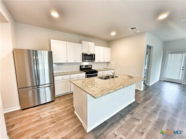 Building Photo - 380 Arbor Hills