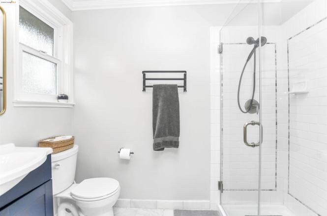 Building Photo - 2419 Erie Dr