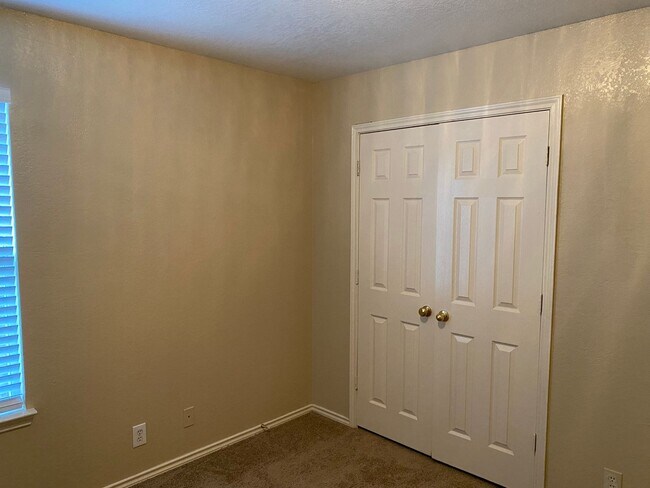 Building Photo - 6914 Hallie Spirit