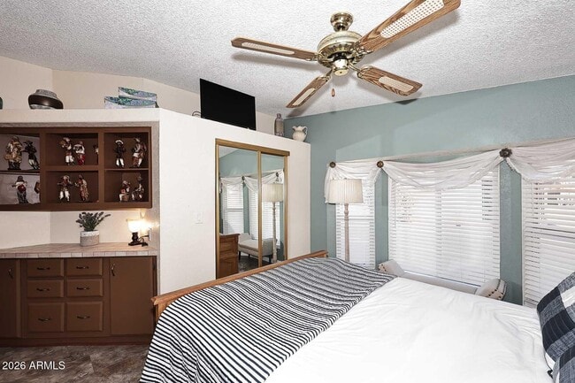 Building Photo - 6242 S Cypress Point Dr