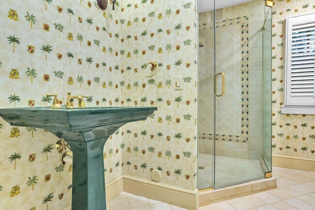 Building Photo - PENDING