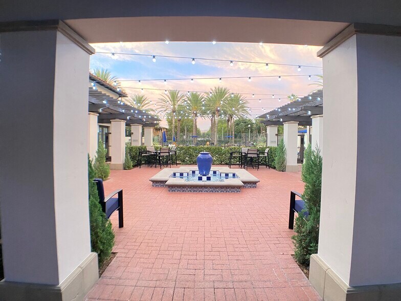 Building Photo - 101 Hallmark