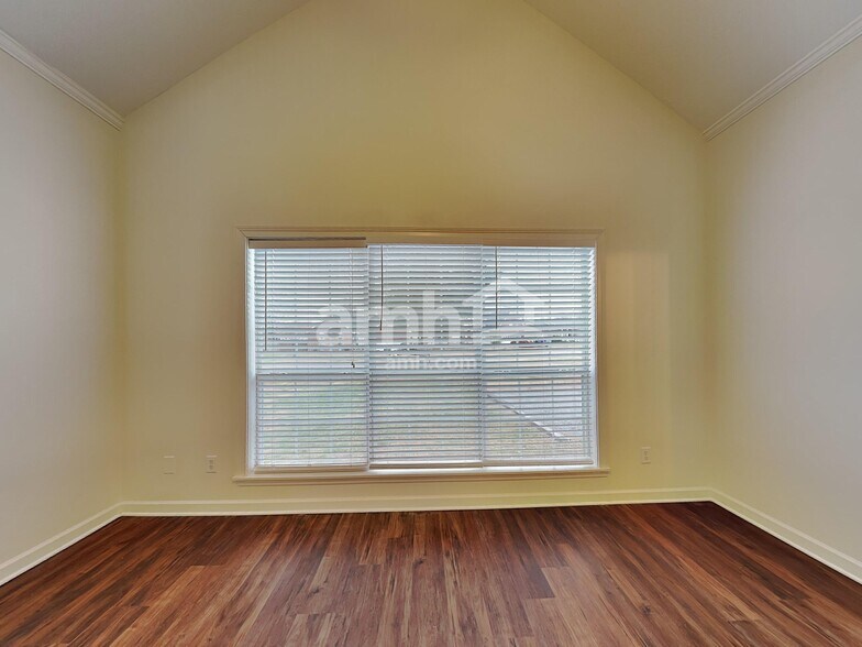 Building Photo - 109 Magnolia Dr