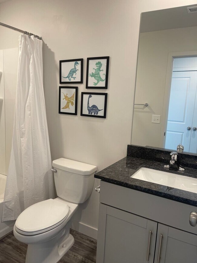 Building Photo - Beautiful Saratoga Springs Townhome for rent!