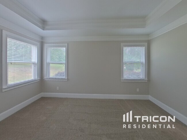 Building Photo - 105 Jaclaire Ln