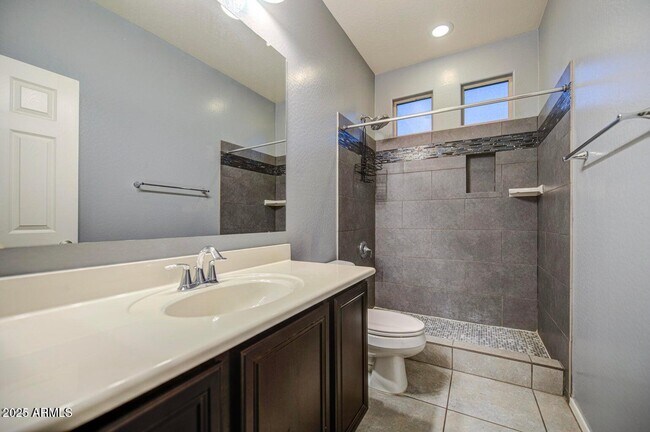 Building Photo - 6815 S 19th Ln