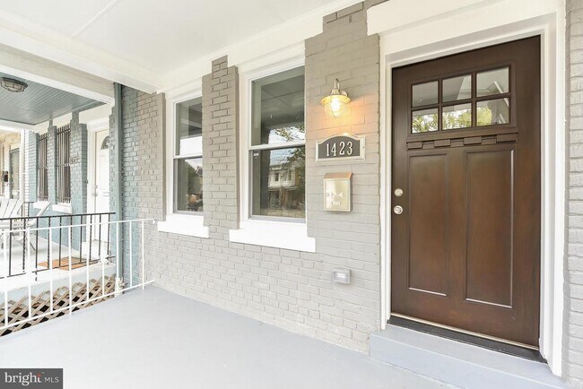 Building Photo - 1423 Montello Ave NE