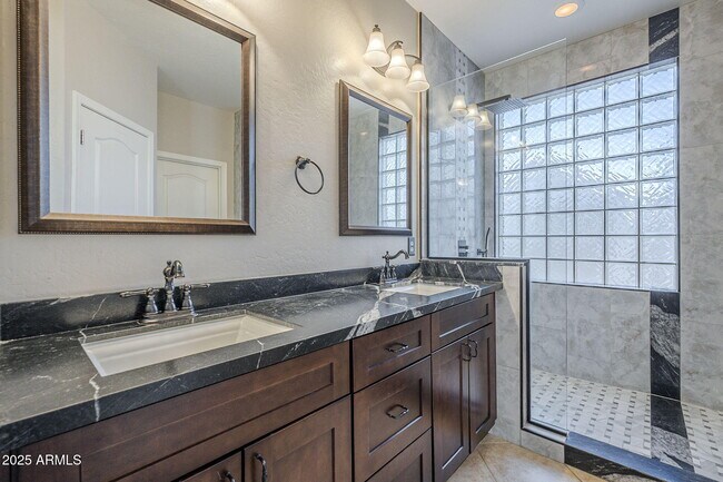 Building Photo - 14335 W Country Gables Dr
