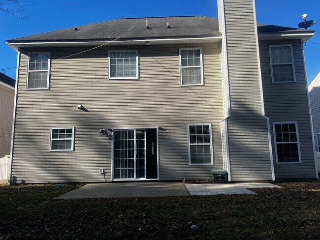 Building Photo - AVAILABLE NOW IN BRIGHTON WOODS!