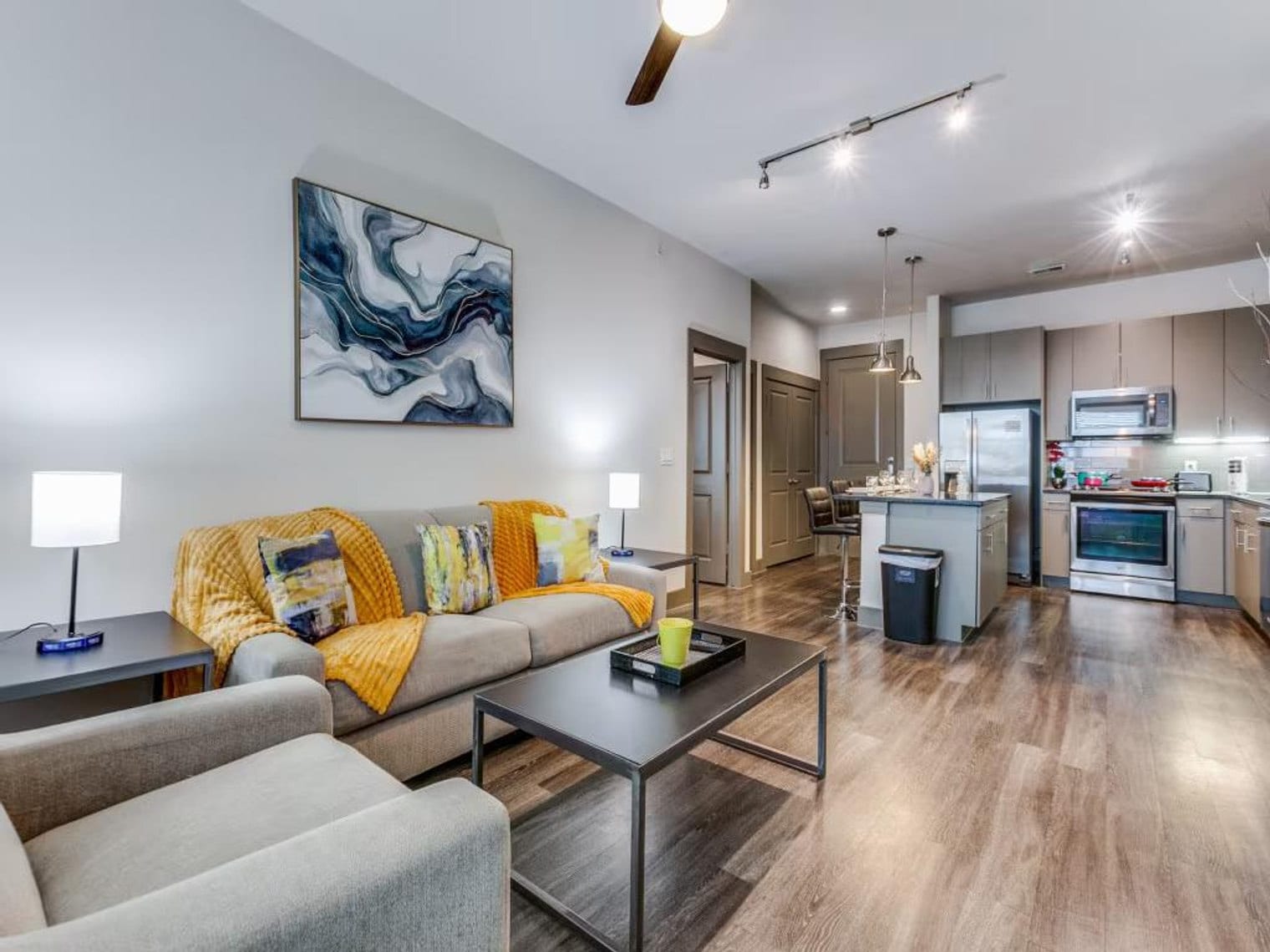 Building Photo - 125 W CityLine Dr