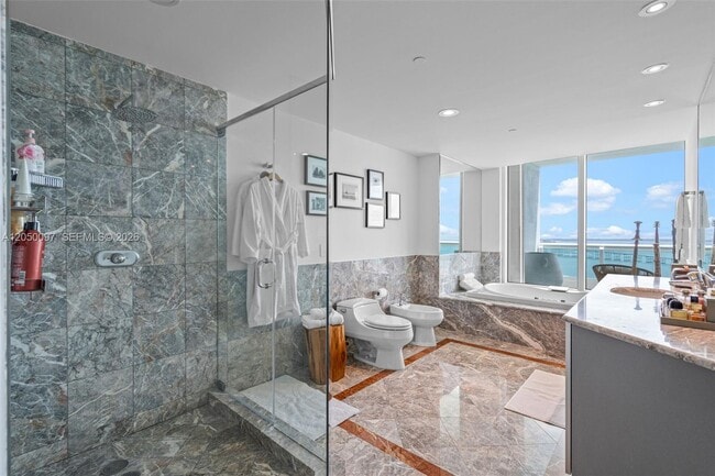 Building Photo - 1643 Brickell Ave