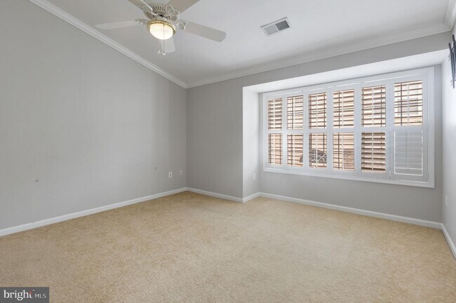 Building Photo - 434 Clayton Ln