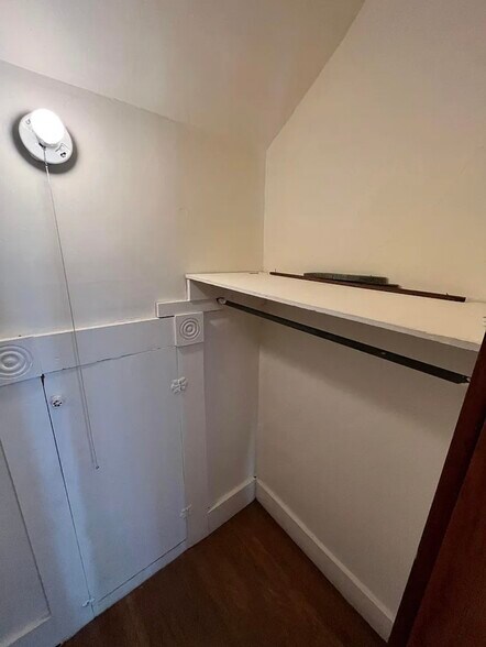 Building Photo - 722 Hutchins Ave