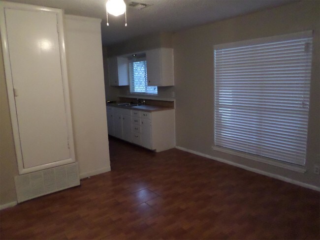 Building Photo - 5829 Cain Dr