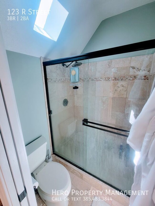 Building Photo - Extremely Desirable Stunning Avenues Home!!!