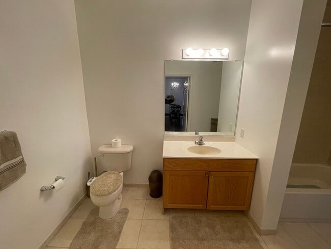 Building Photo - Condo unit 2BR 2 Baths 55+ and older