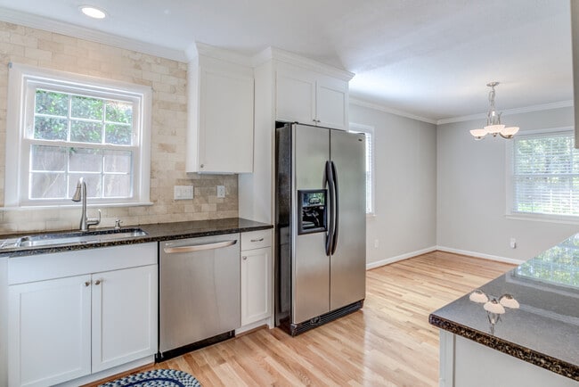 Building Photo - 1023 Pamlico Dr