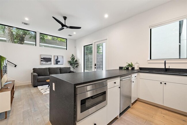 Building Photo - 1903 Frazier Ave