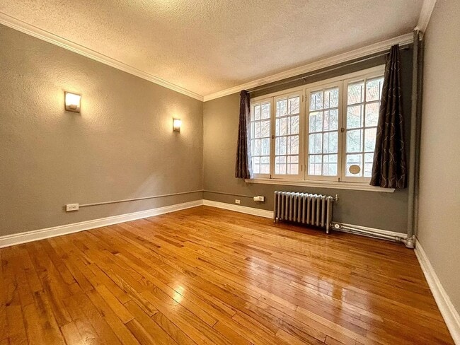 Building Photo - $500 Off Move-In! Beautiful 2-Bed, 2-Bath ...