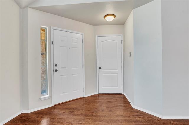 Building Photo - 729 Sequoia Dr