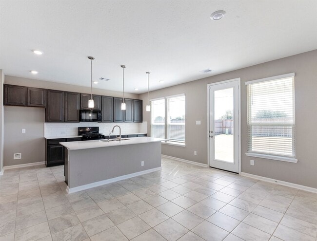 Building Photo - 5712 Bluebonnet Ln