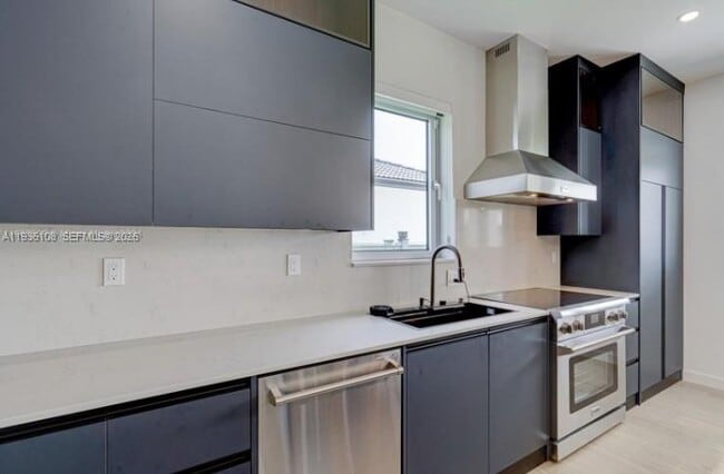 Building Photo - 3904 SW 137th Ct