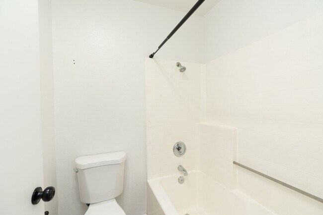 Building Photo - ***RANCHO PENASQUITOS BEST KEPT SECRET 2 B...
