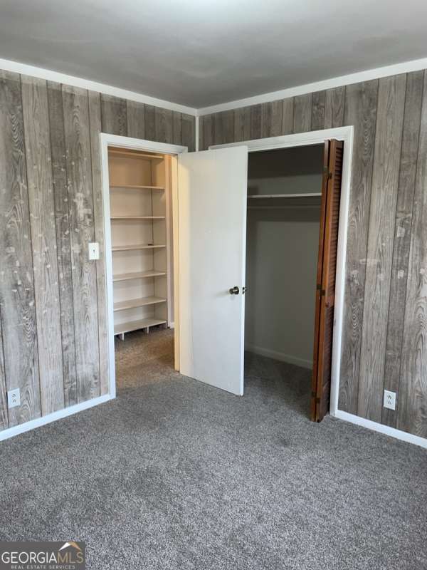 Building Photo - 5898 Elaine Dr