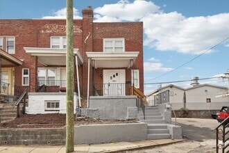 Building Photo - 3 Bedroom, 1.5 bath townhome