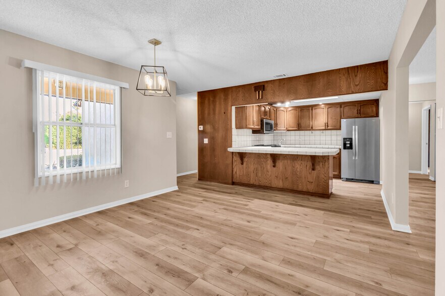 Dining Room- View Back To Entry - 3210 Geronimo Ave