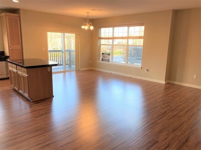 Building Photo - 1050 SW 170th Ave