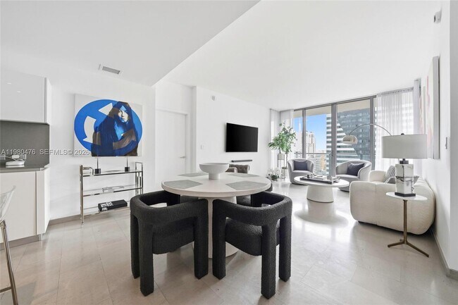 Building Photo - 88 SW 7th St