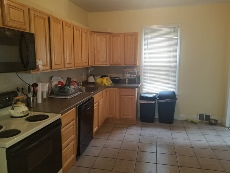 Building Photo - 4 E Broad St