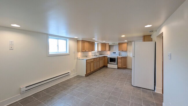 Building Photo - 607 Walnut St