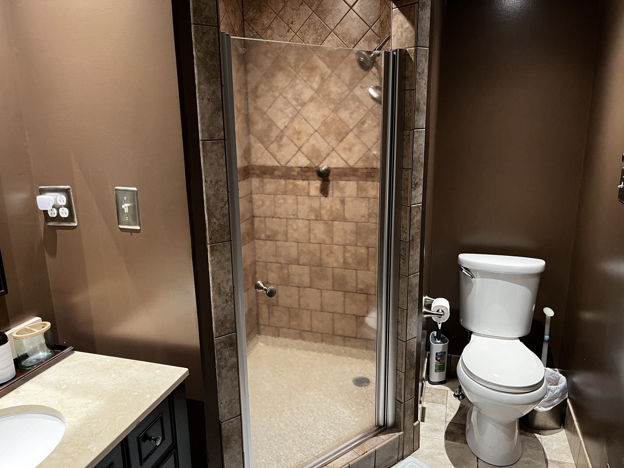 Building Photo - 1838 Oakridge Dr