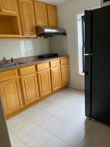 Kitchen - 412 54th St