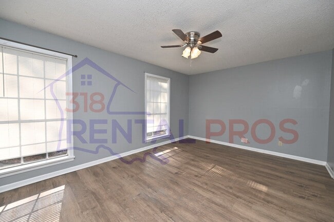 Building Photo - 2207 Lily Dr