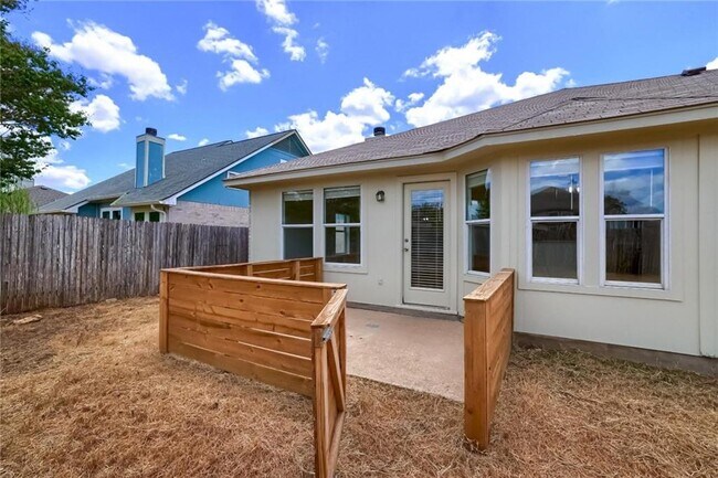 Building Photo - 607 Ranchero Rd