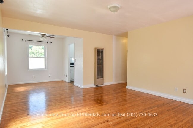 Building Photo - 3 Bedroom, 2 Bath House on Shared Lot