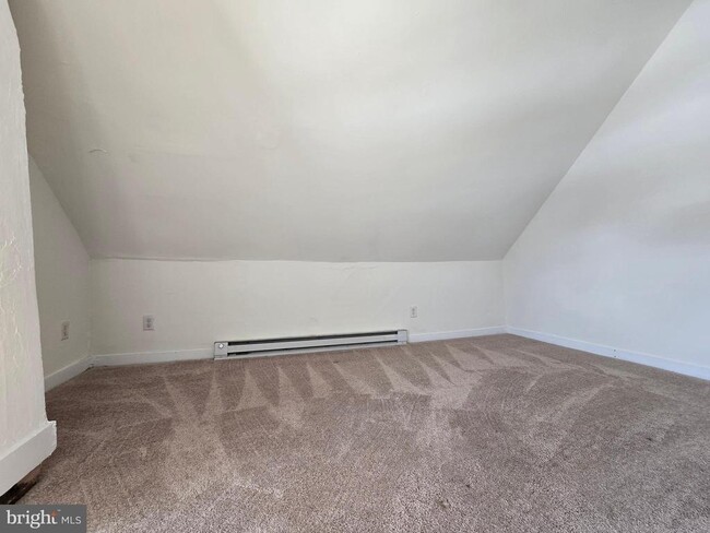 Building Photo - 76 Chestnut St