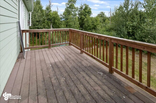 Building Photo - Spacious 5BD/3BA Home!