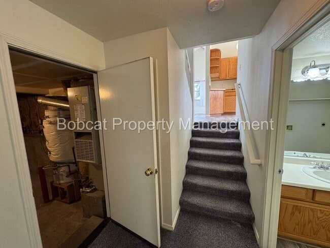 Building Photo - 4123 Sweetwater Dr