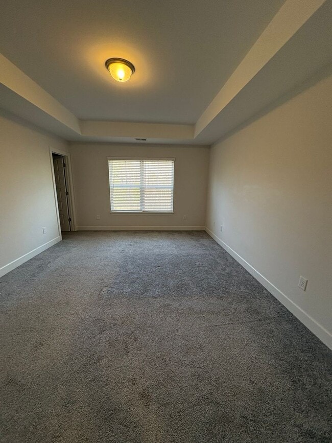 Building Photo - 3 Bedroom 2.5 Bath Townhome is the Madison Park area!!! $250 off the 1st Full Month's Rent!!!