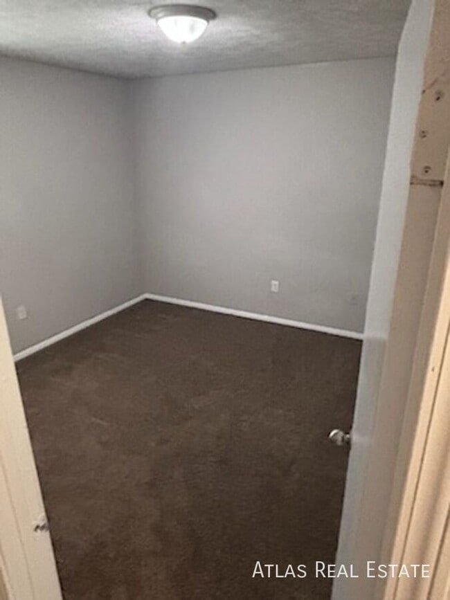 Building Photo - 129 Sir Scott Rd