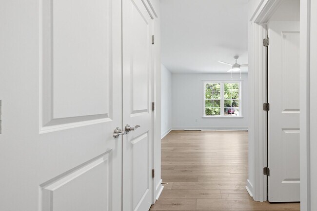 Building Photo - 21169 Baileys Ln