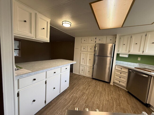 Building Photo - 1025 Scott Terrace