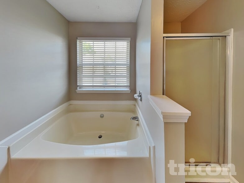 Building Photo - 360 Springhaven Way SE