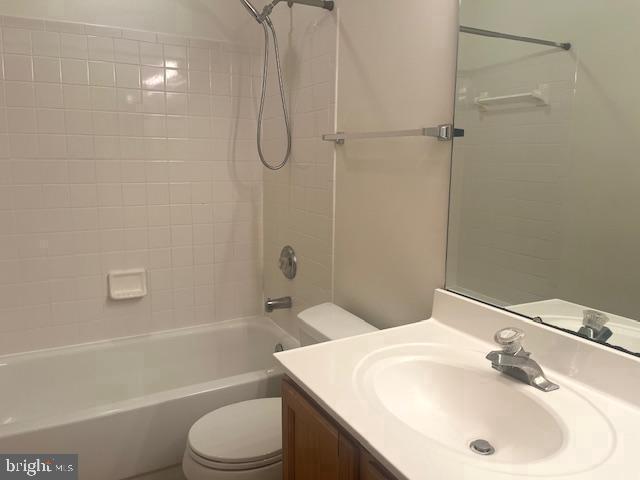 Building Photo - 2028 Madrillon Springs Ct